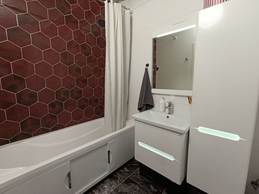 Продам однокомнатную (1-комн.) квартиру, Шахматная ул, 1б, Калининград г