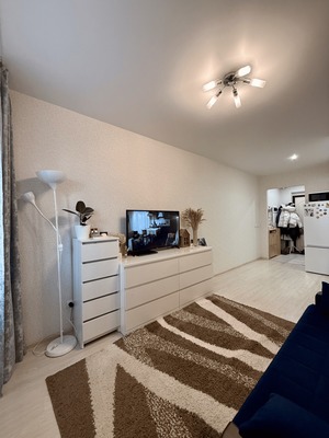 Продам однокомнатную (1-комн.) квартиру, Воронцовский б-р, 7, Мурино п