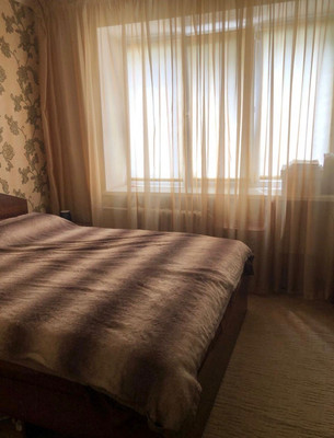 Продам двухкомнатную (2-комн.) квартиру, Каспарова ул, 8, Армавир г