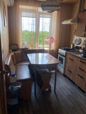 Продам двухкомнатную (2-комн.) квартиру, Каспарова ул, 8, Армавир г