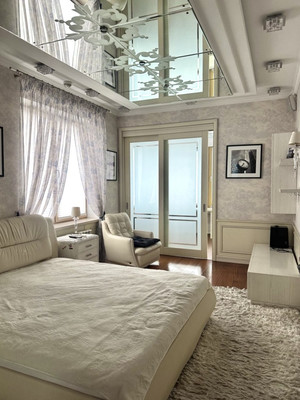 Продам трехкомнатную (3-комн.) квартиру, Ярцевская ул, 27к1, Москва г