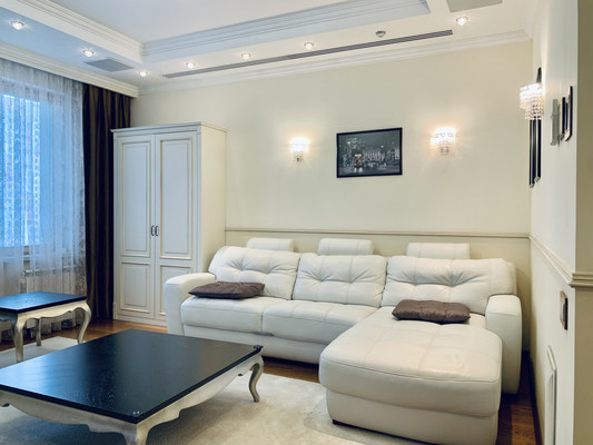 Продам трехкомнатную (3-комн.) квартиру, Ярцевская ул, 27к1, Москва г