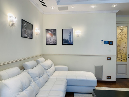 Продам трехкомнатную (3-комн.) квартиру, Ярцевская ул, 27к1, Москва г