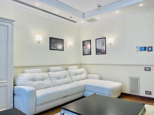 Продам трехкомнатную (3-комн.) квартиру, Ярцевская ул, 27к1, Москва г