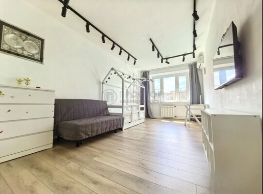 Продам трехкомнатную (3-комн.) квартиру, Косыгина ул, 5, Москва г