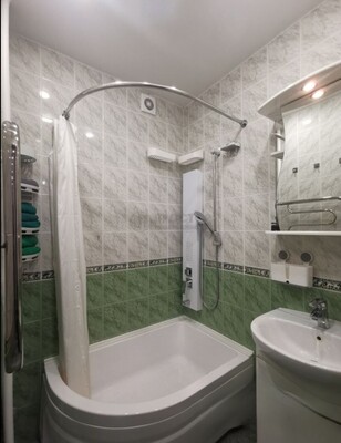 Продам трехкомнатную (3-комн.) квартиру, Косыгина ул, 5, Москва г