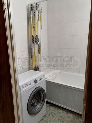 Продам трехкомнатную (3-комн.) квартиру, Профсоюзная ул, 128, Москва г