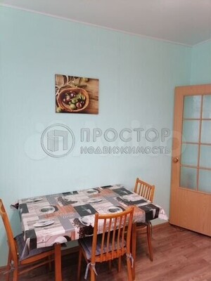 Продам трехкомнатную (3-комн.) квартиру, Профсоюзная ул, 128, Москва г