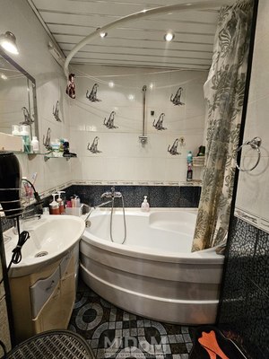 Продам трехкомнатную (3-комн.) квартиру, Бутлерова ул, 13, Санкт-Петербург г