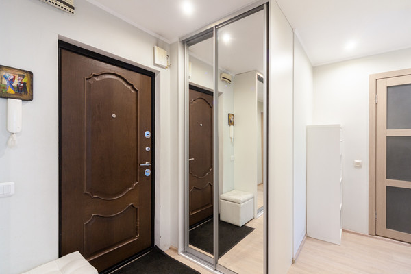 Сдам трехкомнатную (3-комн.) квартиру, Кленовый б-р, 10к1, Москва г