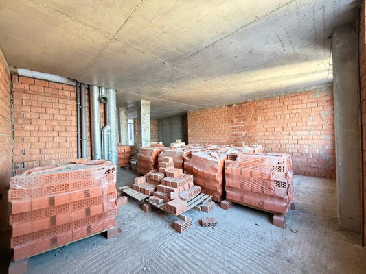 Продам трехкомнатную (3-комн.) квартиру, Байсултанова ул, 28, Нальчик г