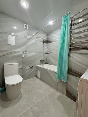 Продам трехкомнатную (3-комн.) квартиру, Шоссе Нефтяников ул, 67, Краснодар г