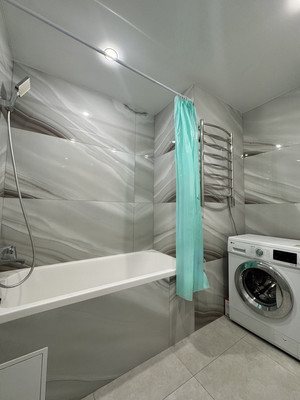 Продам трехкомнатную (3-комн.) квартиру, Шоссе Нефтяников ул, 67, Краснодар г