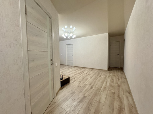 Продам трехкомнатную (3-комн.) квартиру, Шоссе Нефтяников ул, 67, Краснодар г