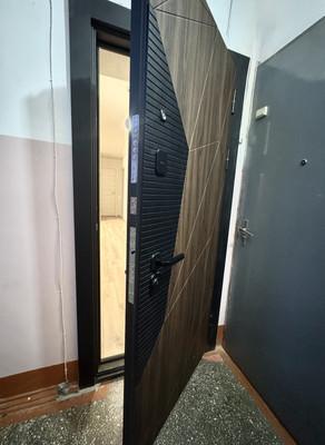 Продам трехкомнатную (3-комн.) квартиру, Шоссе Нефтяников ул, 67, Краснодар г