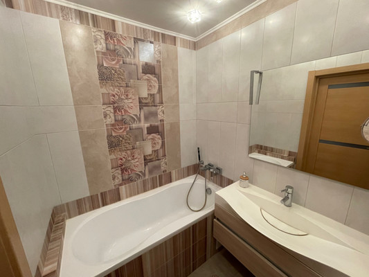 Продам двухкомнатную (2-комн.) квартиру, Дзержинского ул, 39а, Ханты-Мансийск г