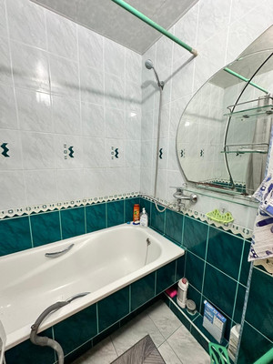 Продам трехкомнатную (3-комн.) квартиру, Гагарина ул, 25, Парковый п