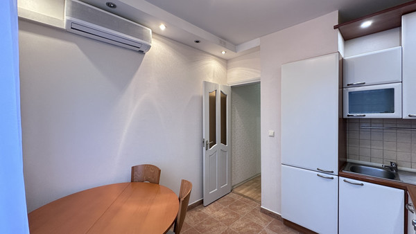 Продам двухкомнатную (2-комн.) квартиру, Загородное ш, 4к2, Москва г