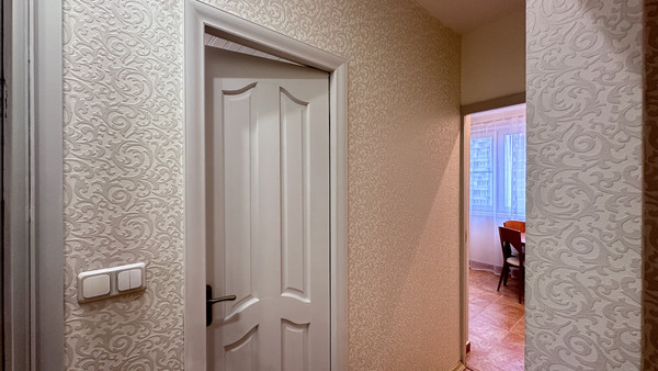 Продам двухкомнатную (2-комн.) квартиру, Загородное ш, 4к2, Москва г