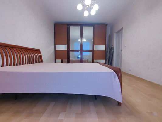 Продам двухкомнатную (2-комн.) квартиру, Загородное ш, 4к2, Москва г