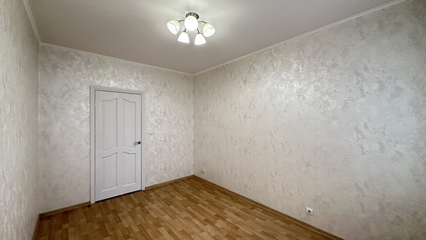 Продам двухкомнатную (2-комн.) квартиру, Загородное ш, 4к2, Москва г