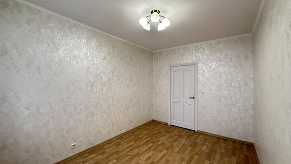 Продам двухкомнатную (2-комн.) квартиру, Загородное ш, 4к2, Москва г