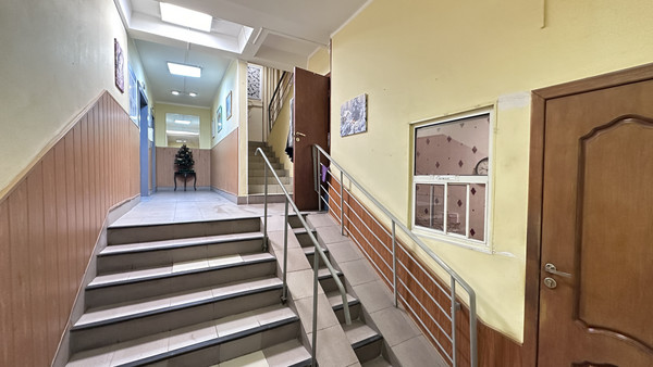 Продам двухкомнатную (2-комн.) квартиру, Загородное ш, 4к2, Москва г