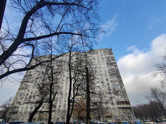 Продам двухкомнатную (2-комн.) квартиру, Загородное ш, 4к2, Москва г