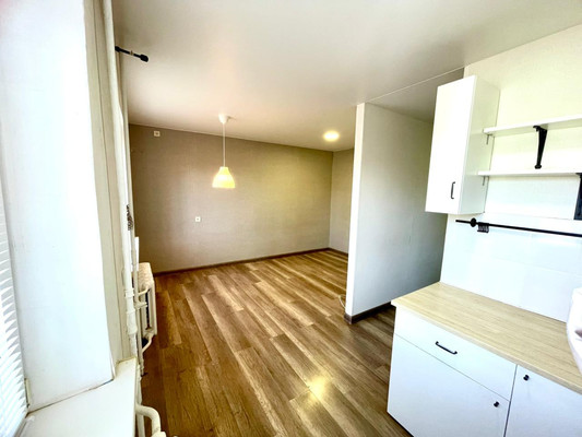 Продам трехкомнатную (3-комн.) квартиру, Володарского ул, 88, Армавир г