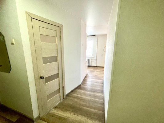 Продам трехкомнатную (3-комн.) квартиру, Володарского ул, 88, Армавир г