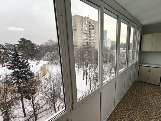 Продам однокомнатную (1-комн.) квартиру, Маршала Бирюзова ул, 40, Москва г