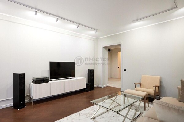 Продам многокомнатную квартиру, Каширское ш, 9к1, Москва г