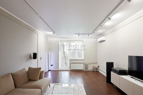 Продам многокомнатную квартиру, Каширское ш, 9к1, Москва г