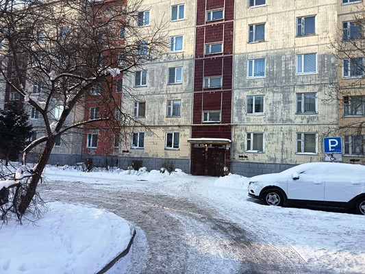 Продам трехкомнатную (3-комн.) квартиру, Слепнева ул, 13к2, Гатчина г