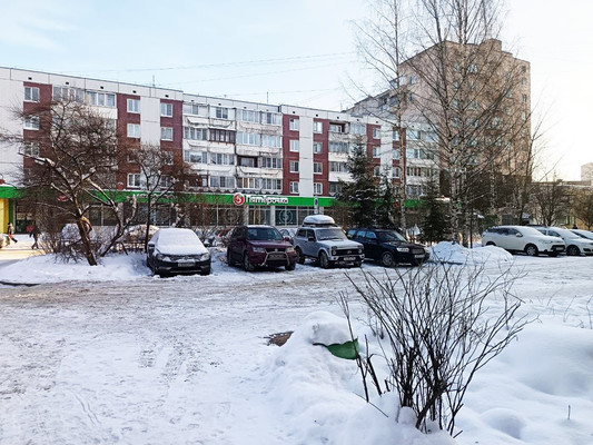 Продам трехкомнатную (3-комн.) квартиру, Слепнева ул, 13к2, Гатчина г