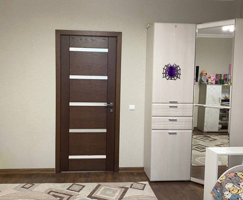 Продам трехкомнатную (3-комн.) квартиру, Калининградский пер, 4, Васильково п