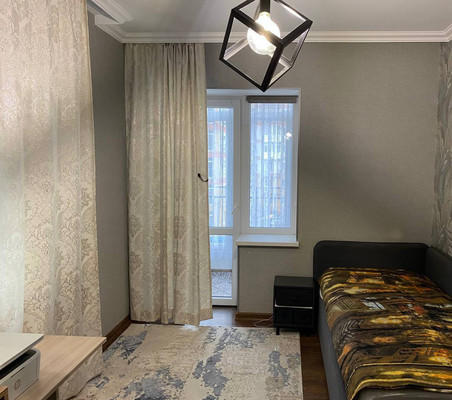 Продам трехкомнатную (3-комн.) квартиру, Калининградский пер, 4, Васильково п