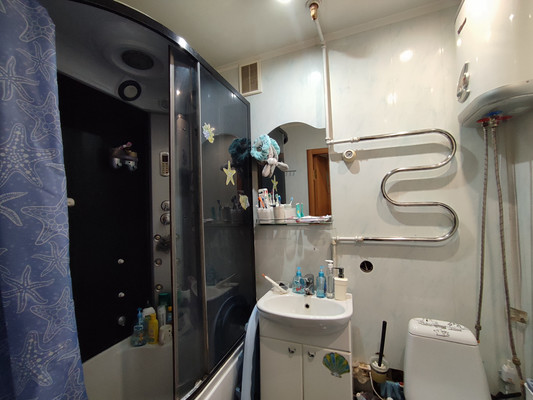 Продам двухкомнатную (2-комн.) квартиру, Ленина ул, 21, Костомукша г