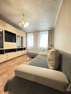 Продам однокомнатную (1-комн.) квартиру, Первомайская ул, 31, Симферополь г