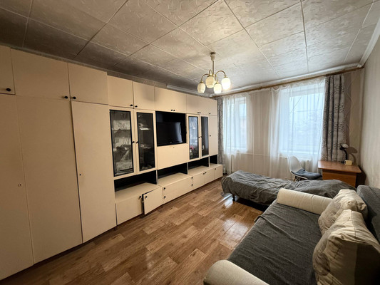 Продам однокомнатную (1-комн.) квартиру, Первомайская ул, 31, Симферополь г