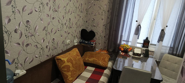 Продам однокомнатную (1-комн.) квартиру, Лермонтова ул, 16, Симферополь г