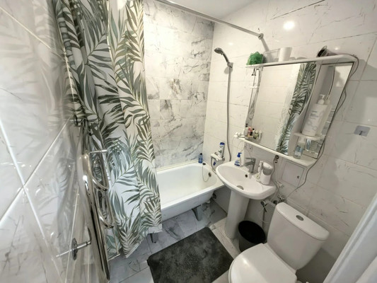 Продам трехкомнатную (3-комн.) квартиру, Мечникова ул, 73д, Ростов-на-Дону г