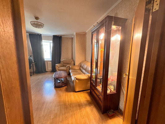 Продам двухкомнатную (2-комн.) квартиру, Меридианная ул, 3, Казань г