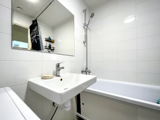 Продам двухкомнатную (2-комн.) квартиру, Реутовская ул, 21, Балашиха г