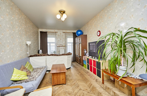 Продам комнату в 3-комн. квартире, Черняховского ул, 1/63А, Санкт-Петербург г