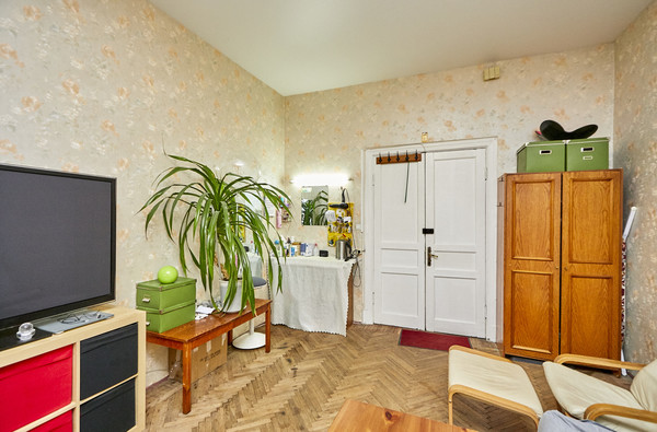 Продам комнату в 3-комн. квартире, Черняховского ул, 1/63А, Санкт-Петербург г