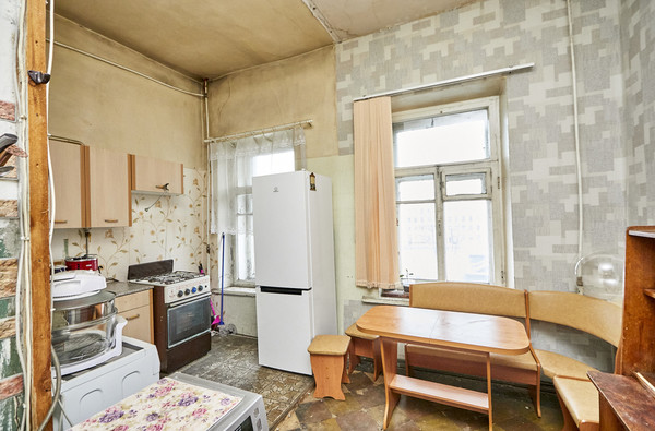 Продам комнату в 3-комн. квартире, Черняховского ул, 1/63А, Санкт-Петербург г