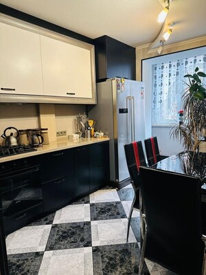 Продам трехкомнатную (3-комн.) квартиру, Нижегородская ул, 88к2, Москва г