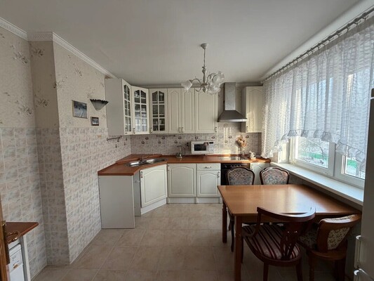 Продам трехкомнатную (3-комн.) квартиру, Олимпийский пр-кт, 22, Москва г