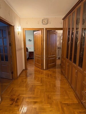 Продам трехкомнатную (3-комн.) квартиру, Олимпийский пр-кт, 22, Москва г